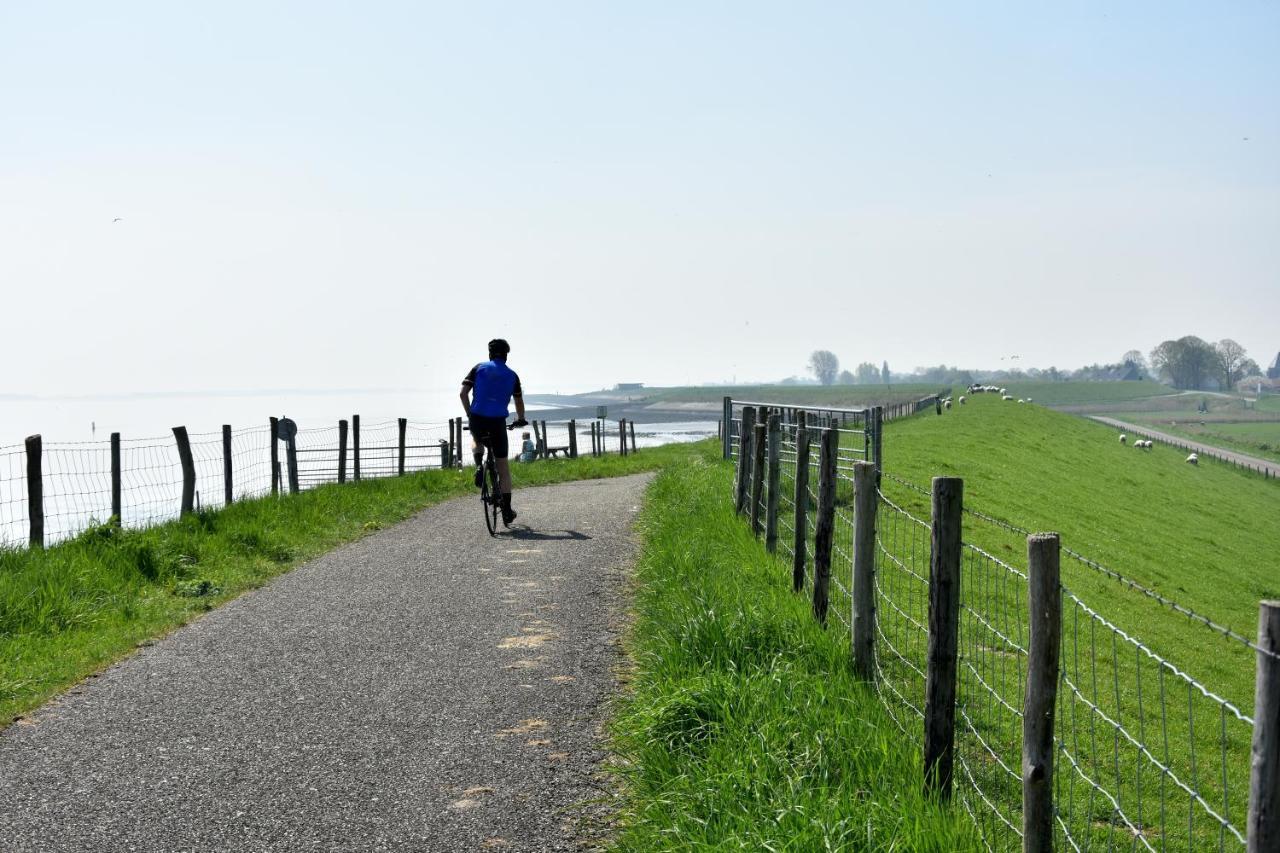 Vakantiepark Fort den Haak Vrouwenpolder Bagian luar foto