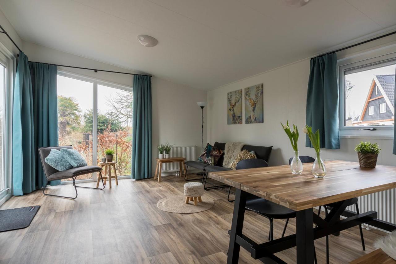 Vakantiepark Fort den Haak Vrouwenpolder Bagian luar foto