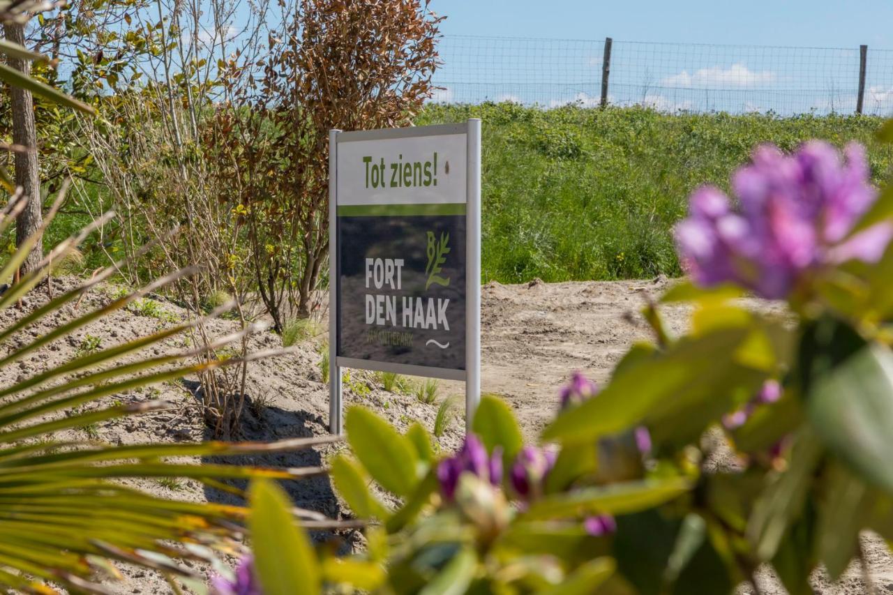 Vakantiepark Fort den Haak Vrouwenpolder Bagian luar foto